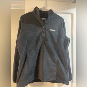 Colombia pullover w/ buttons